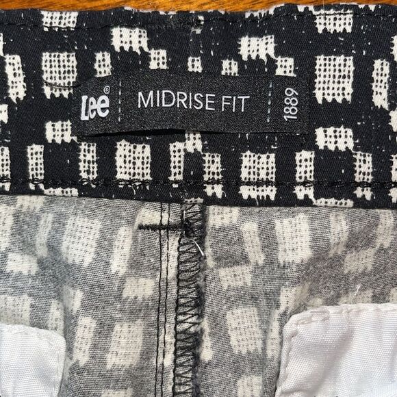 Lee mid rise chino shorts size 12 - Picture 12 of 13